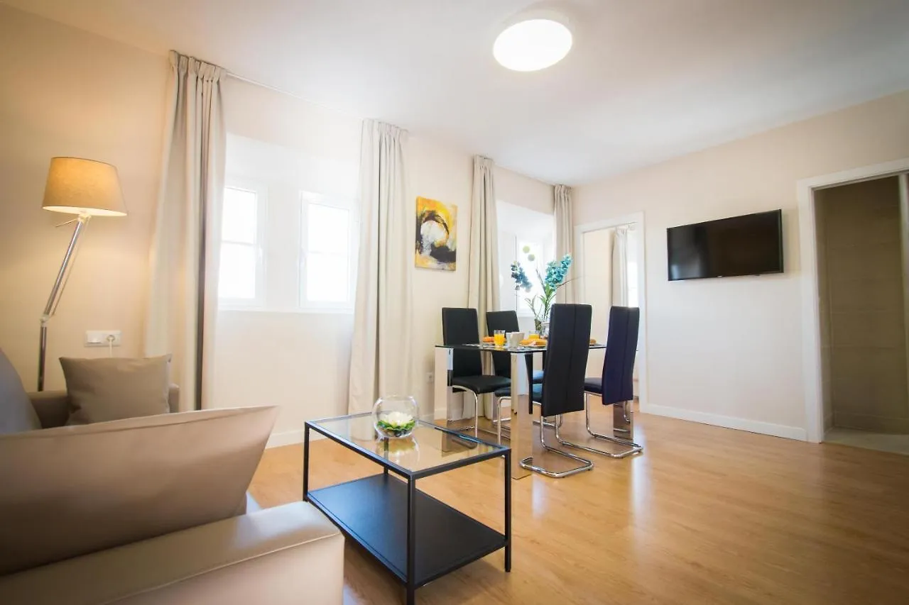 Holidays2Malaga Calle Nueva High Speed Wifi Apartment